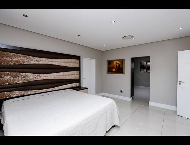 4 BEDROOM TOWNHOUSE FOR SALE IN IZINGA